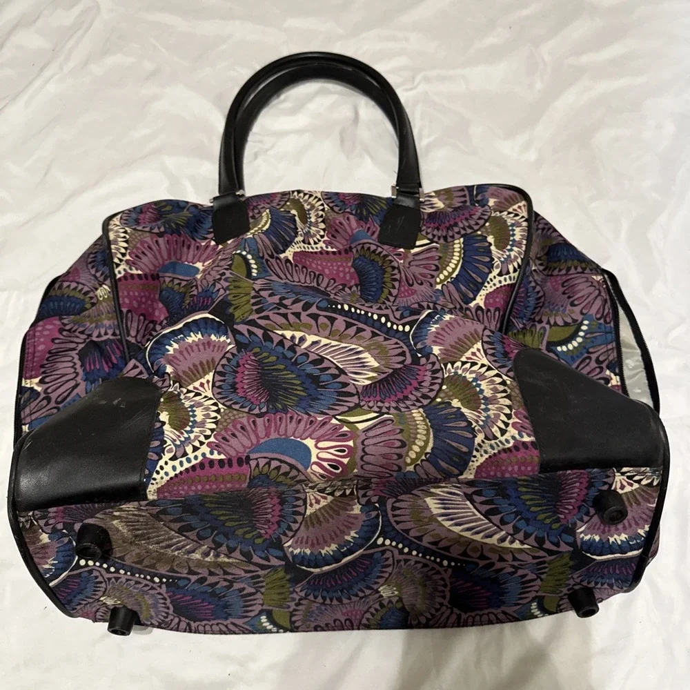 Gloria Vanderbilt big purse